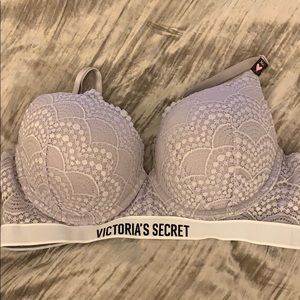 Victoria’s Secret t-shirt push up bra